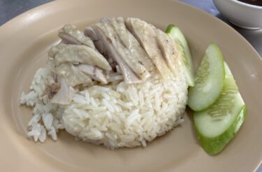 ＼🇹🇭 タイ バンコク／旅行記2日目①｜シーロム周辺で絶品グルメ食べ歩き！マッサマンカレー＆カオマンガイ＆かわいいカフェ巡り